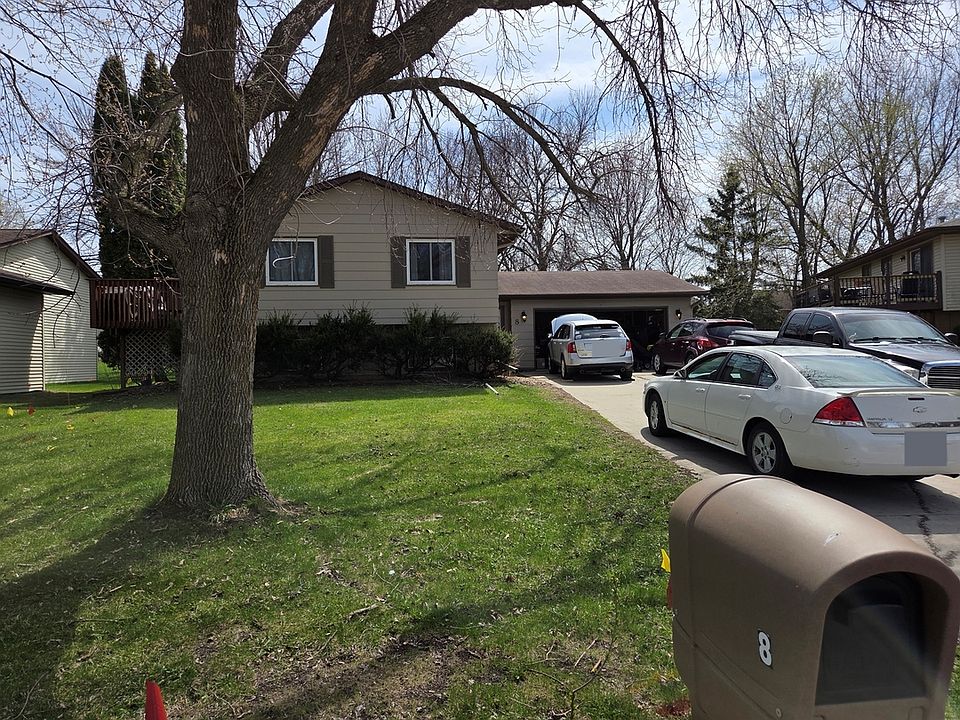 1st image of 8 Aspen Ct