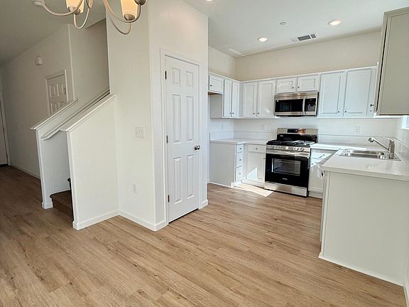 4th image of 1093 Buena Vista Lane