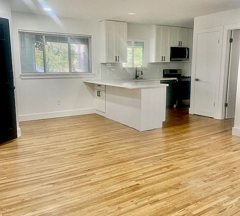 4th image of 2207 Mimosa Dr