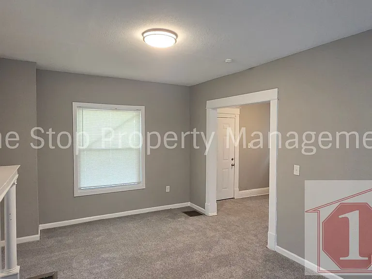2821 Wabash Ave — Photo 6