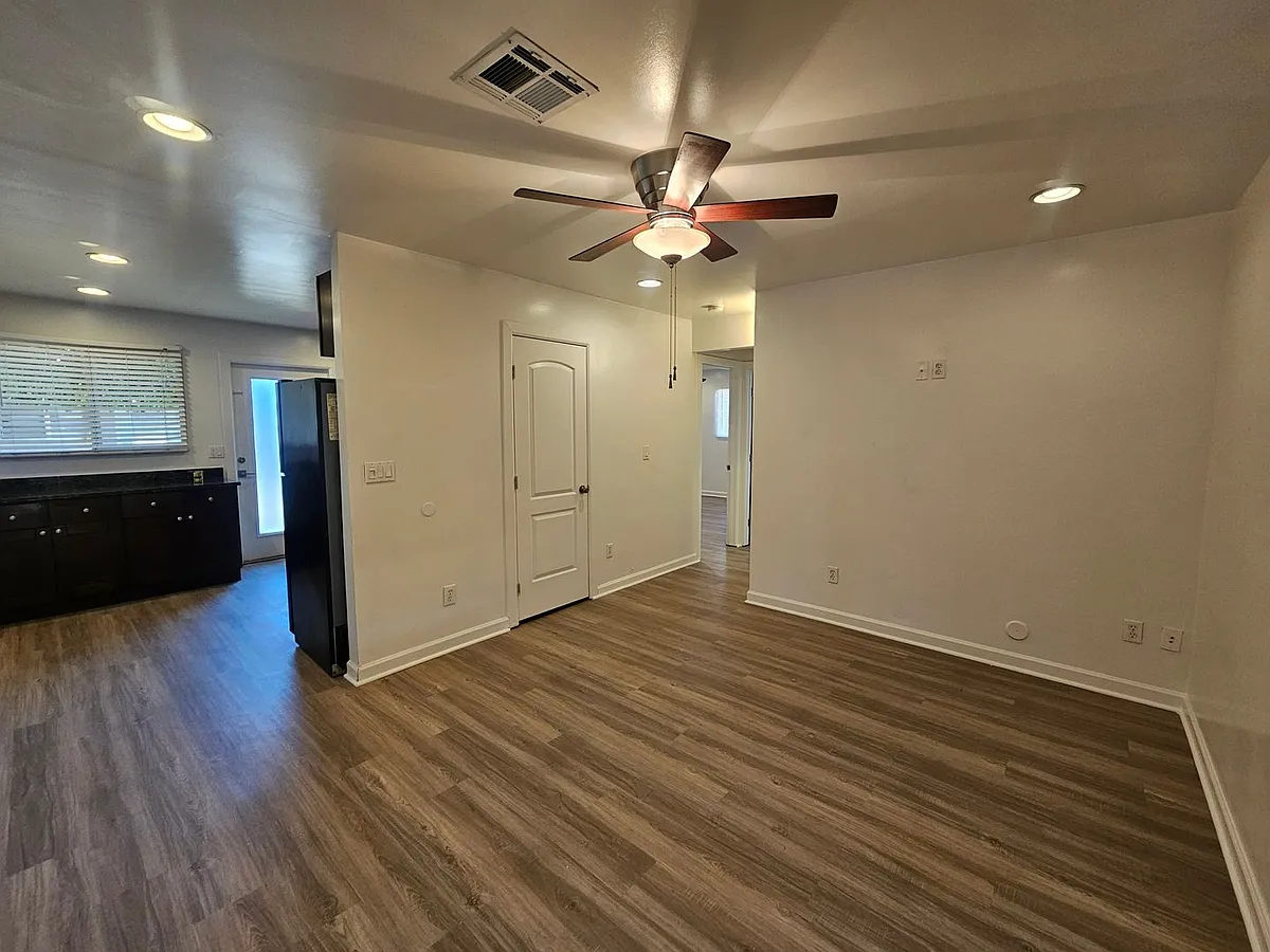 Building Photo - 22nd Street Apartments 3015