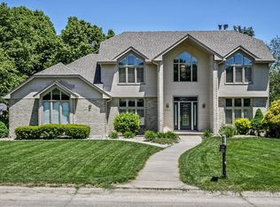 8634 Douglas St, Omaha, NE 68114