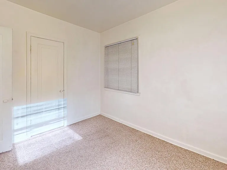 2525 S Clayton St — Photo 25