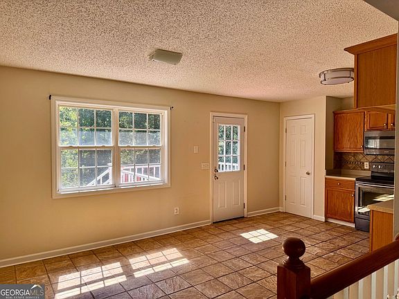 5th image of 118 Gilberts Way