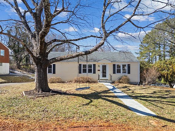 2nd image of 1011 Galax St