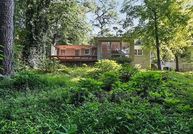 807 Cardova Dr NE — Photo 24