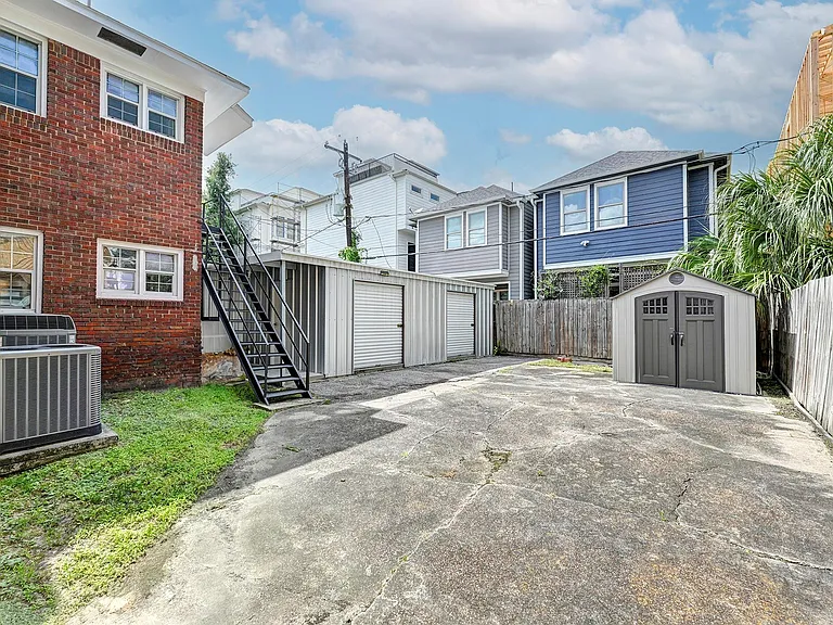 512 W Pierce St — Photo 18