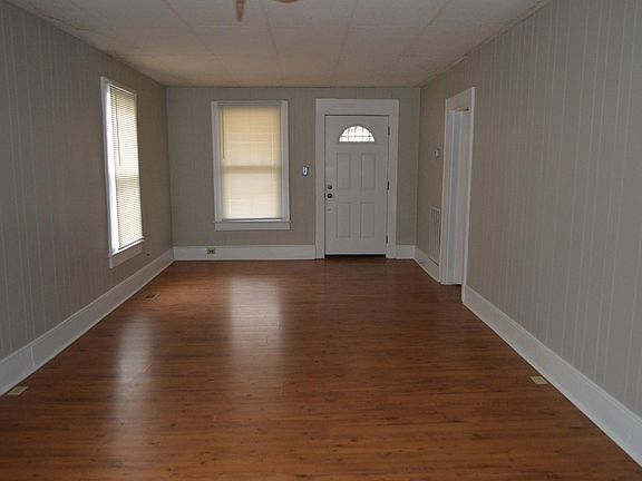 3rd image of 3107 10th Ave