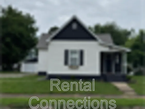 1104 W Chestnut St, Marion, IL 62959
