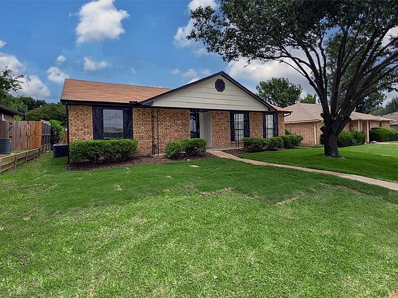 3rd image of 3225 Poteet Dr