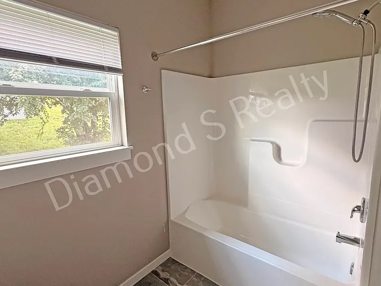 2124 N Bradbury Ln — Photo 20