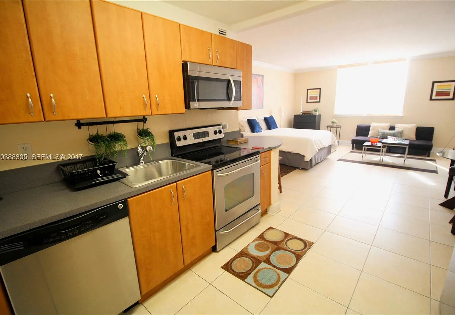 Studio, 594 sqft, $1,950 — Photo 2