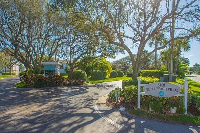 Pebble beach villas entrance