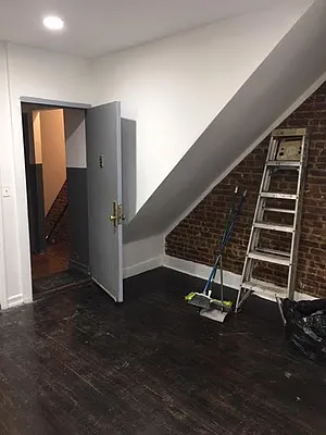 Rented by Perl Group Real Estate | media 10