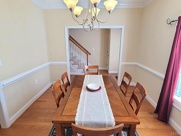 5th image of 3008 Hill St Unit 203