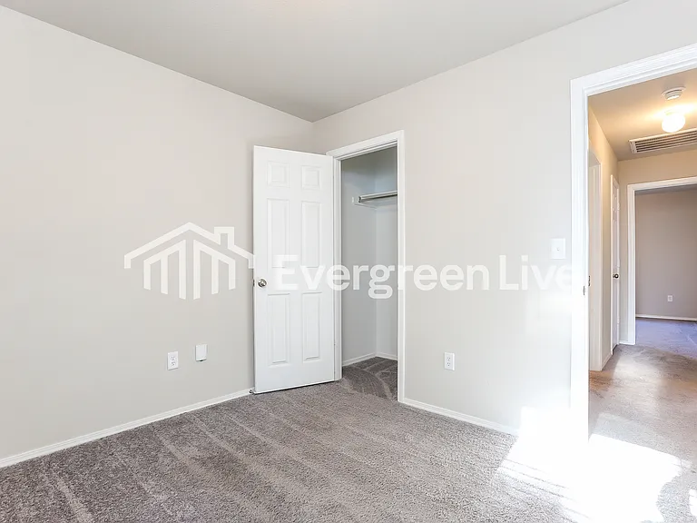 10 Spring Ridge Ln — Photo 8
