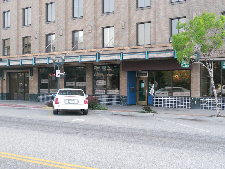 Street Level on Wenatchee Avenue
