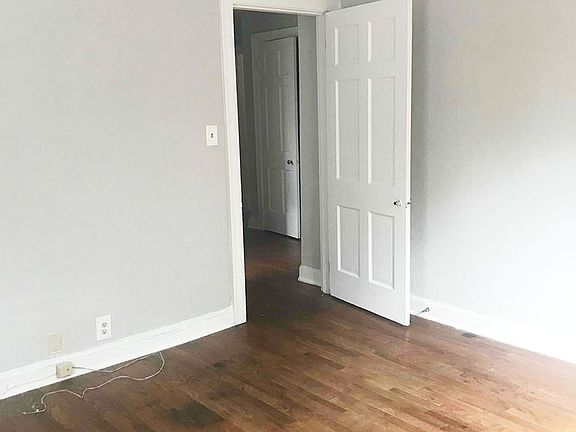 5th image of 599 Lowell Ave APT 5