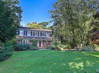 28 Thunderhead Pl, Mahwah, NJ 07430