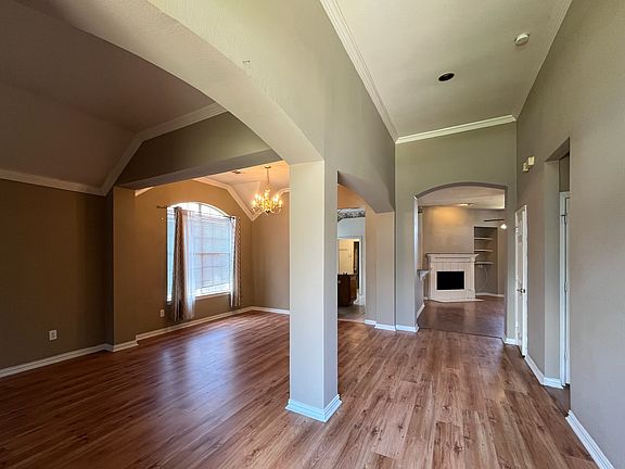 5th image of 2028 Greenfield Ln