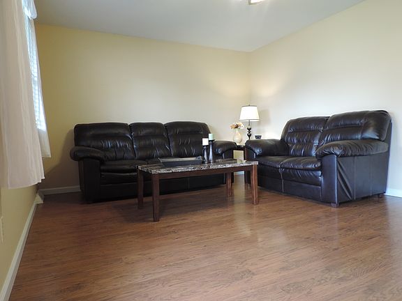 3rd image of 206 Hillvale St