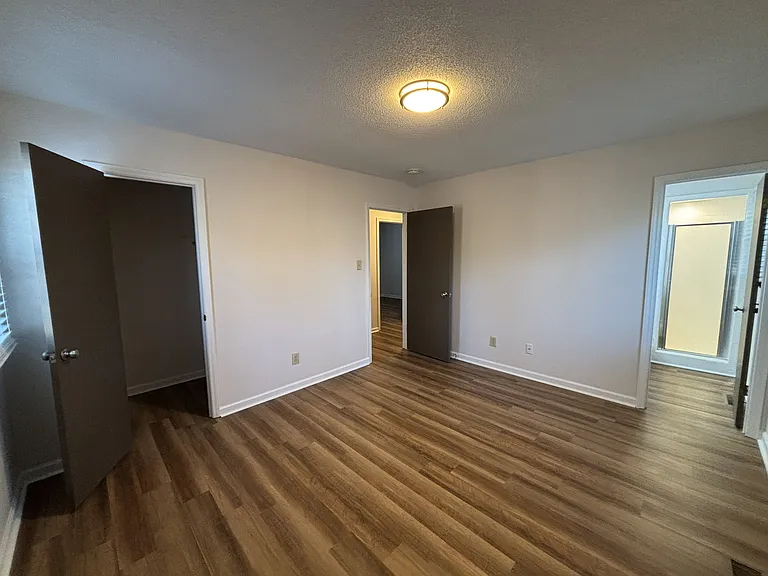 6229 Guess Rd — Photo 21