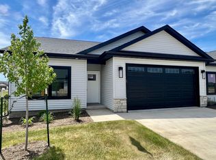 1867 Redbud Cir #103, Eldridge, IA 52748