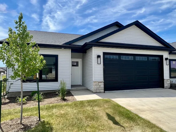1867 Redbud Cir #103, Eldridge, IA 52748