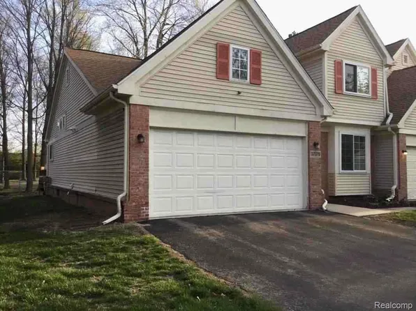 37378 Amhurst Dr, Westland, MI 48185