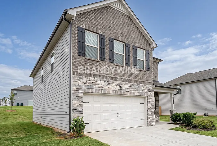 5 bed, 2.5 bath, 2178 sqft, $2,467 — Photo 2
