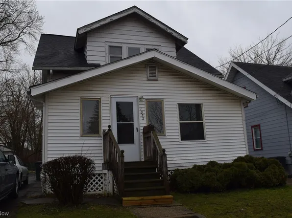 1052 Stroman Ave, Akron, OH 44306
