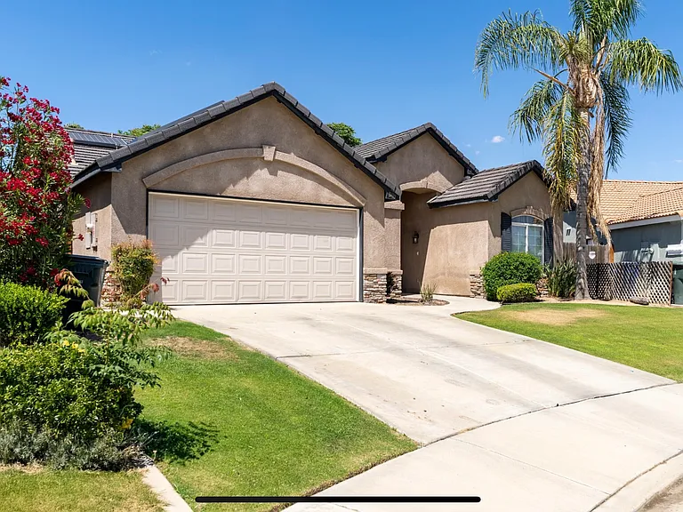 11410 Pacific Harbor Ave — Photo 2