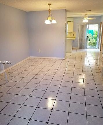 2nd image of 2050 NE 140th St APT 10