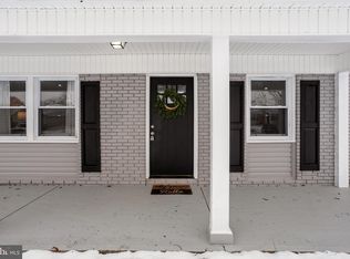 16 Exton Ln, Willingboro, NJ 08046