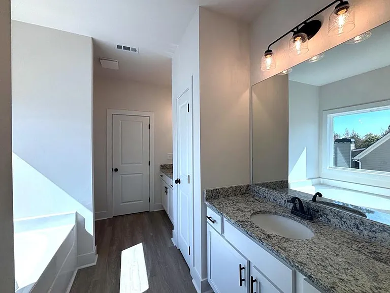 4526 Highland Gate Pkwy — Photo 8