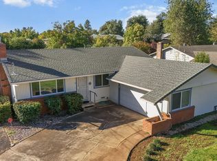 953 Camino Ct, Redding, CA 96002
