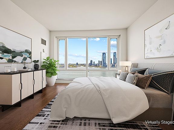 4th image of 70 Little St W Unit 19D