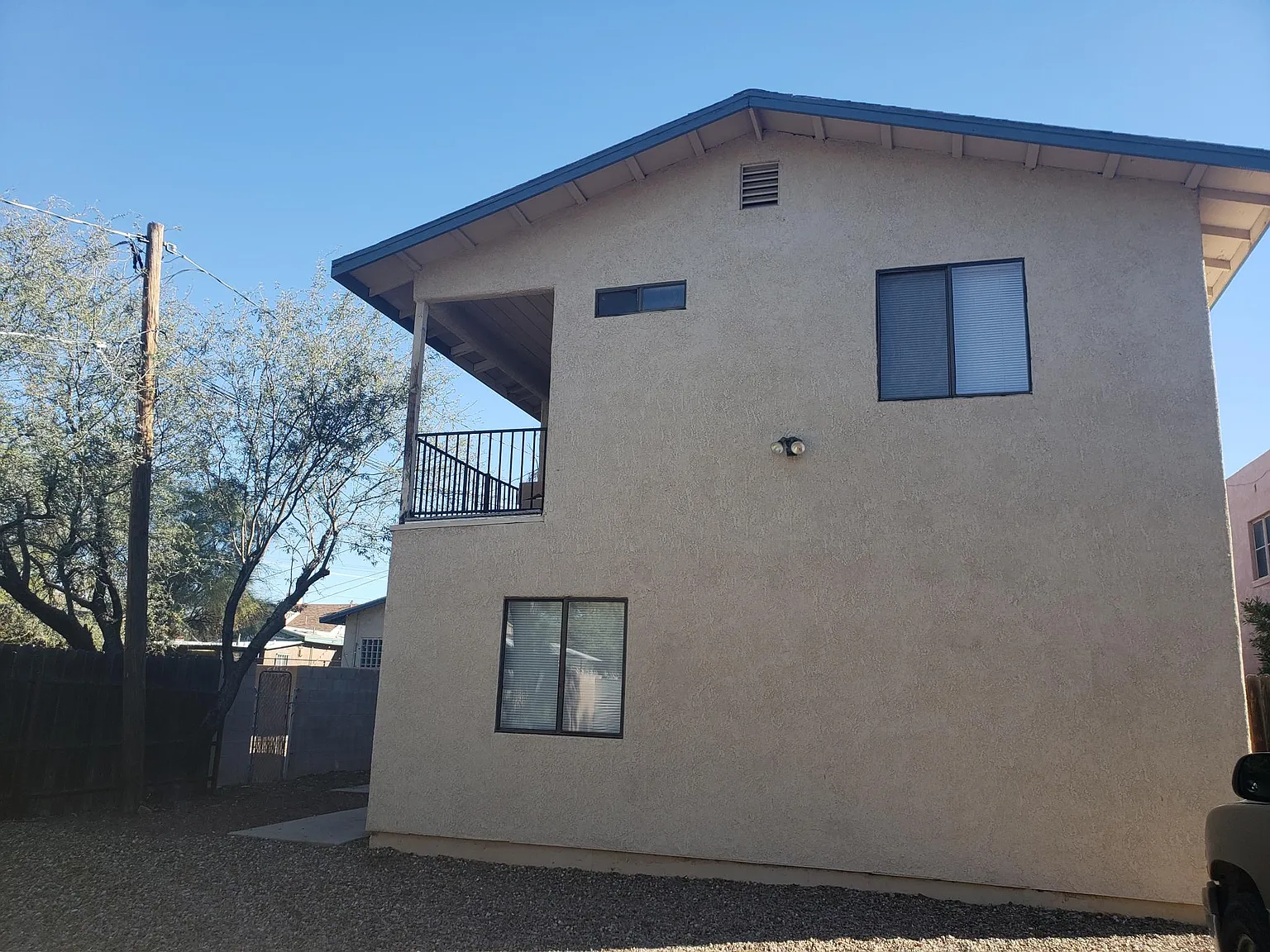 5 bed, 1720 sqft, $4,050 — Photo 2