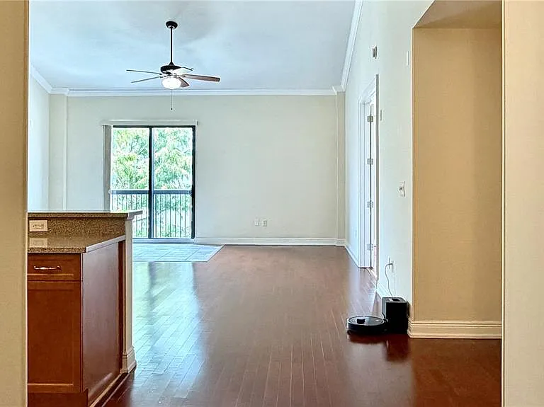 350 Carolina Ave #407 — Photo 3