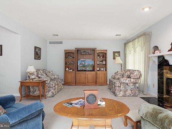 5th image of 3001 E Chestnut Ave APT C31