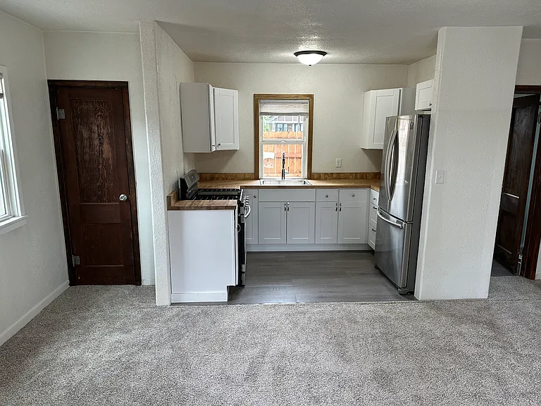 954 Walnut St #1 — Photo 5