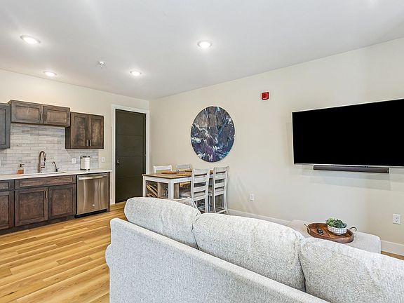 5th image of 213-215 S Hydraulic Ave #102