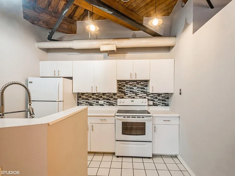 225 W Huron St #316 — Photo 7
