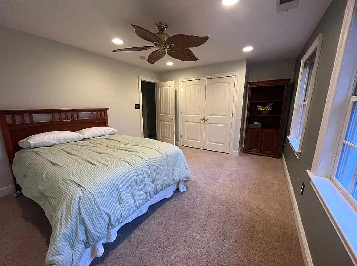4 bed, 4.5 bath, 2936 sqft, $1,200 — Photo 2