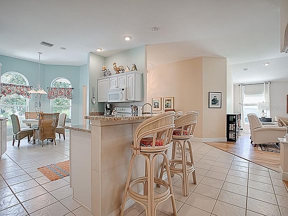 4th image of 17010 SE 76th Creekside Cir
