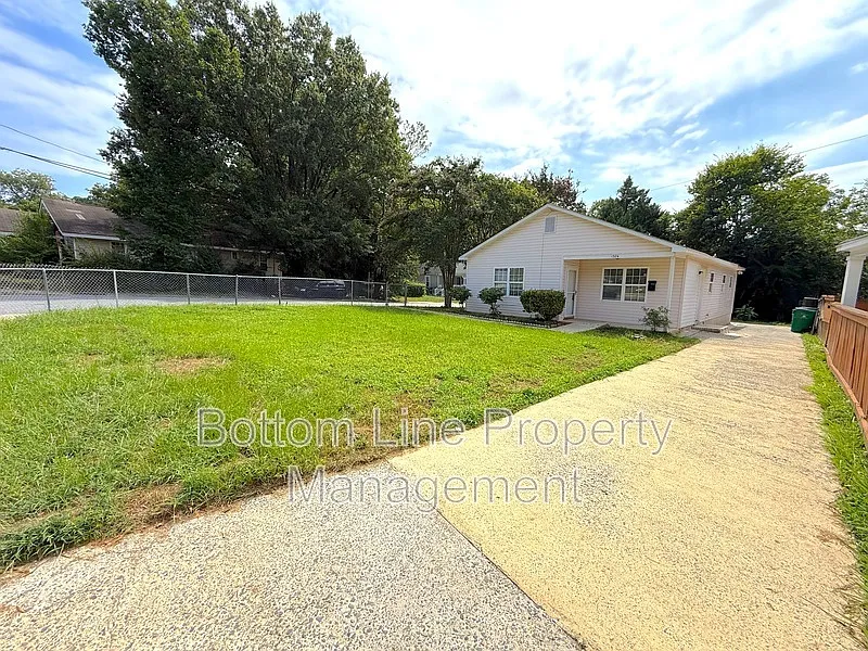 1324 Parkwood Ave