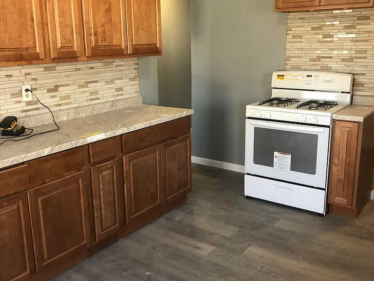 4890 Robinwood Dr — Photo 5