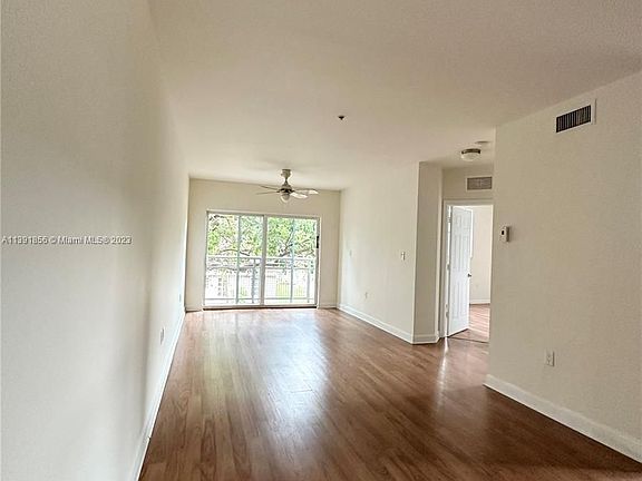 3rd image of 529 NE 62nd St #204