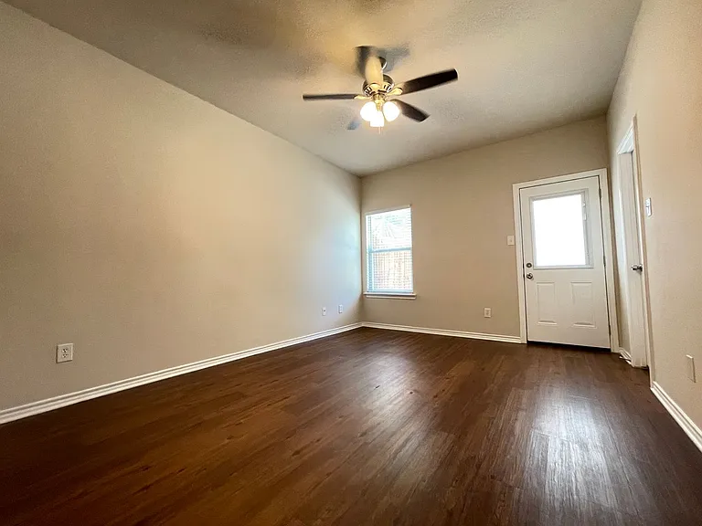 5900 Lovingham Ct — Photo 35