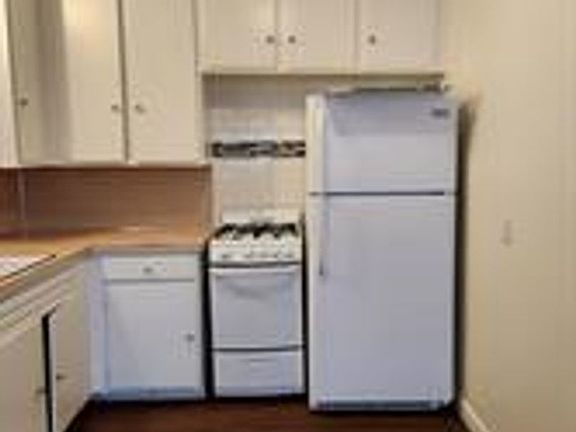 5th image of 1212 W 13th St APT J